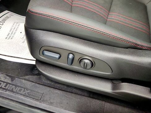 Used 2022 Chevrolet Equinox RS w/ LPO, Floor Liner Package image 10