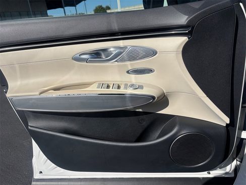 Used 2023 Genesis GV70 2.5T w/ Select Package image 25