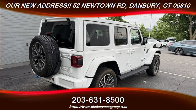 Used 2023 Jeep Wrangler Unlimited Sahara AWD/4WD image 5