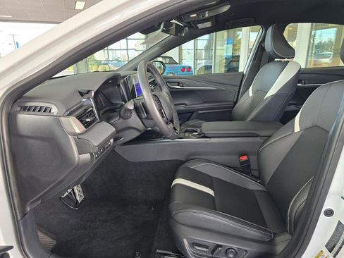 Used 2025 Toyota Camry SE image 68