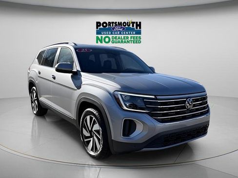Used 2025 Volkswagen Atlas SE image 24