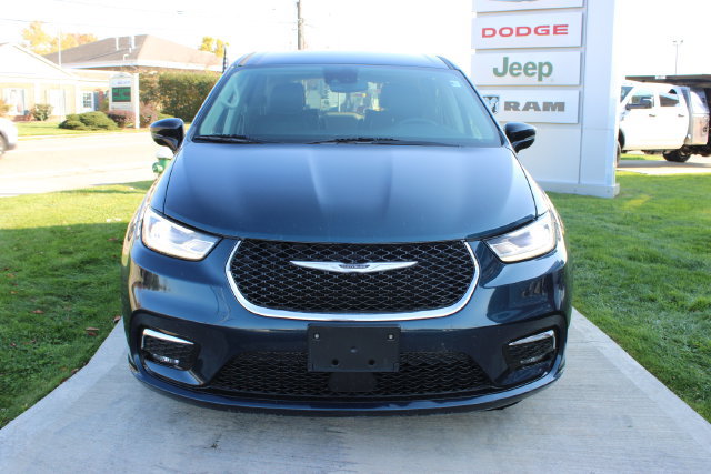 Used 2024 Chrysler Pacifica Limited FWD image 5