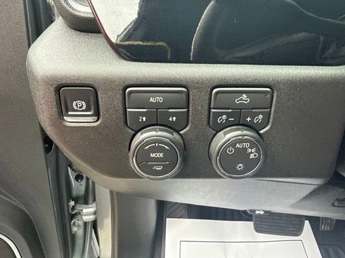 Used 2026 Chevrolet Silverado 1500 LT AWD/4WD image 17