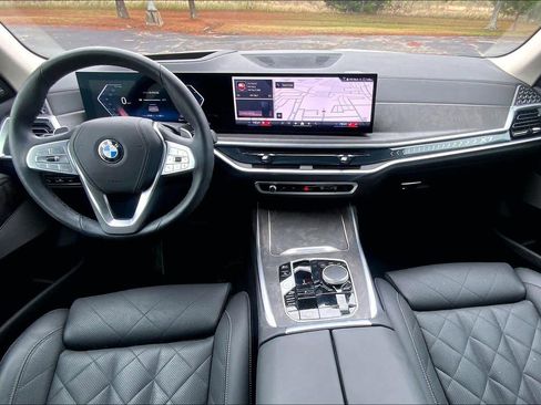 Certified 2025 BMW X7 xDrive40i w/ Premium Package image 15