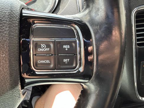 Used 2018 Dodge Grand Caravan SE FWD image 17