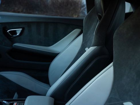 Used 2023 Lamborghini Huracan Tecnica image 31