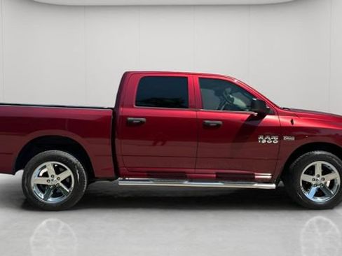 Used 2017 RAM 1500 Express AWD/4WD image 4