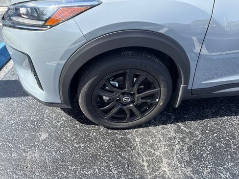 Used 2024 Nissan Kicks SR w/ SR Premium Package FWD image 14