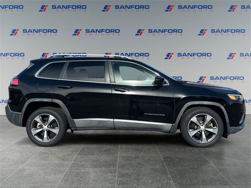 Used 2019 Jeep Cherokee Limited w/ Technology Group image 6