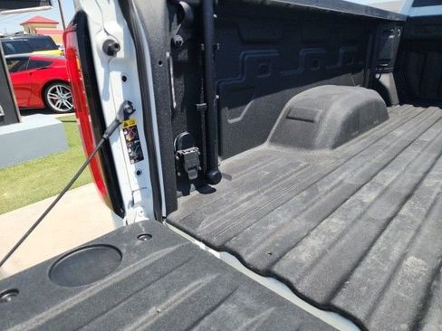 Used 2022 GMC Sierra 2500 AT4 w/ AT4 Preferred Package image 19