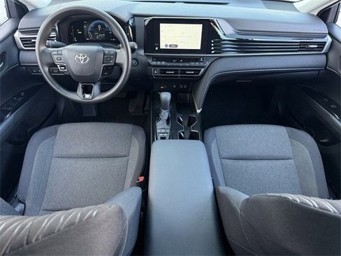 Used 2025 Toyota Camry SE image 11