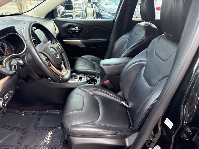 Used 2018 Jeep Cherokee Limited AWD/4WD image 10