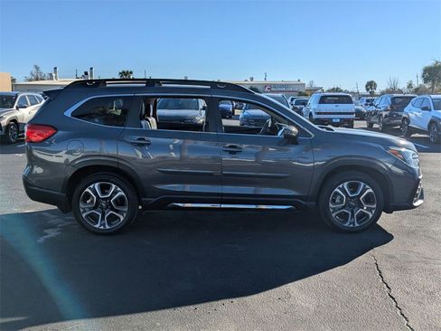 Used 2023 Subaru Ascent Limited image 4