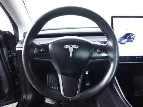 Used 2018 Tesla Model 3 RWD image 10