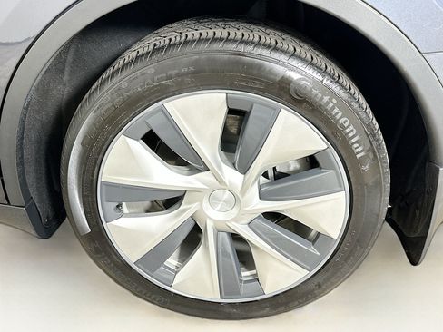 Used 2021 Tesla Model Y Long Range AWD/4WD image 11