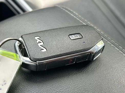 Used 2022 Kia Sorento S FWD image 31