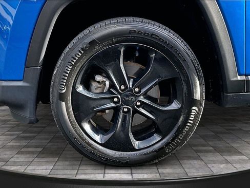 Used 2020 Jeep Compass Latitude image 10