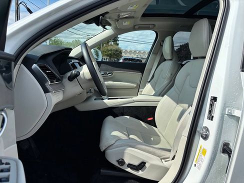 Certified 2024 Volvo XC90 T8 Ultimate w/ Protection Package Premier AWD/4WD image 19