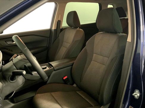 Used 2025 Nissan Rogue SV image 22