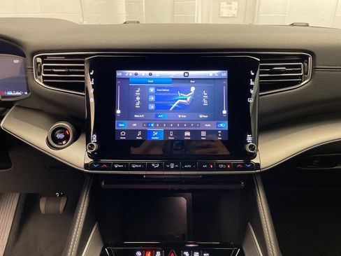 New 2025 Jeep Wagoneer L Series II image 14