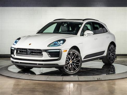 Certified 2026 Porsche Macan AWD/4WD image 1