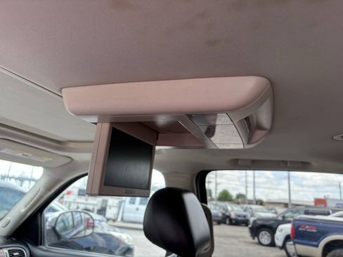 Used 2010 Chevrolet Suburban LTZ AWD/4WD image 19