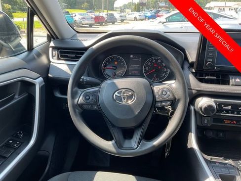 Used 2022 Toyota RAV4 LE image 17