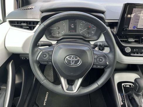 Used 2025 Toyota Corolla SE FWD image 12