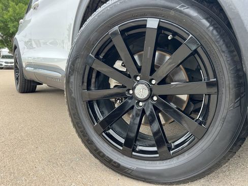 Used 2020 Ford Explorer XLT w/ Equipment Group 202A RWD image 8