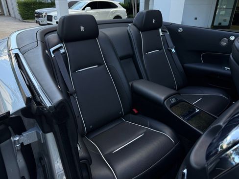 Used 2017 Rolls-Royce Dawn image 35