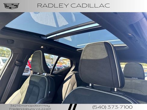 Used 2020 Volvo XC40 T5 R-Design image 10