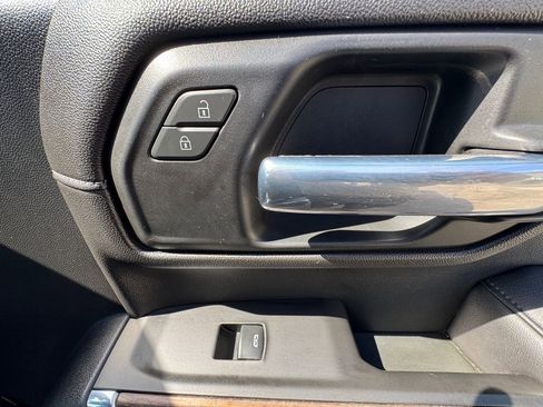 Used 2020 Chevrolet Silverado 1500 High Country w/ Technology Package image 28