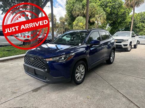 Used 2022 Toyota Corolla Cross LE FWD image 1