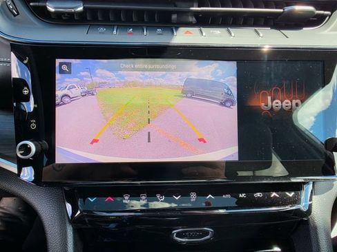New 2026 Jeep Grand Cherokee Altitude AWD/4WD image 16