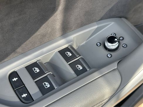 Used 2019 Audi SQ5 Premium Plus w/ Premium Plus Package image 33