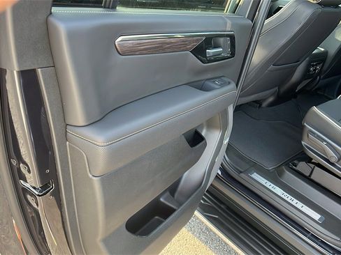 New 2025 Chevrolet Suburban Premier w/ Sun And Tow Package image 16