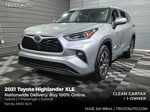 Used 2021 Toyota Highlander XLE AWD/4WD image 1