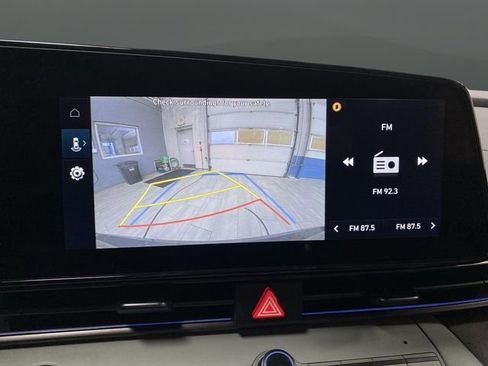 New 2025 Hyundai Elantra Limited image 11