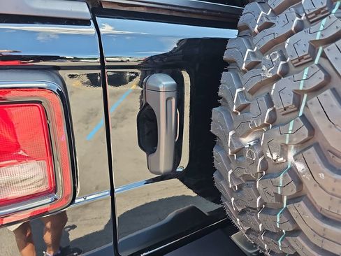Used 2025 Jeep Wrangler Unlimited Sport AWD/4WD image 33
