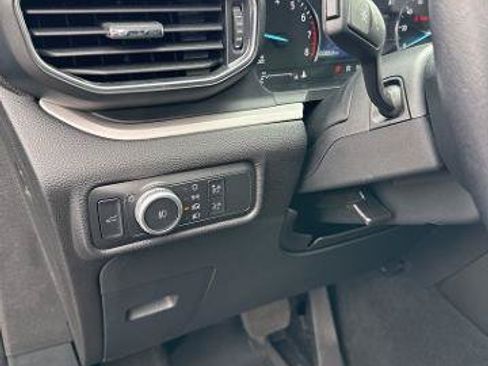 Certified 2022 Ford Explorer XLT w/ Equipment Group 202A AWD/4WD image 21