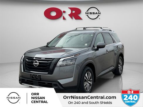 Used 2024 Nissan Pathfinder SL w/ Black Appearance Package image 1