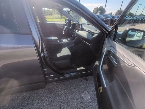 Used 2025 Toyota RAV4 XLE FWD image 3