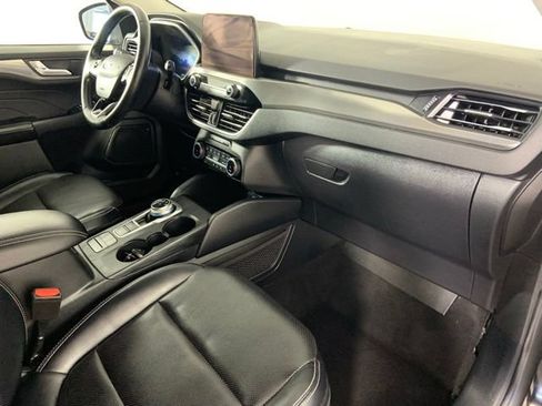 Used 2022 Ford Escape Titanium AWD/4WD image 16