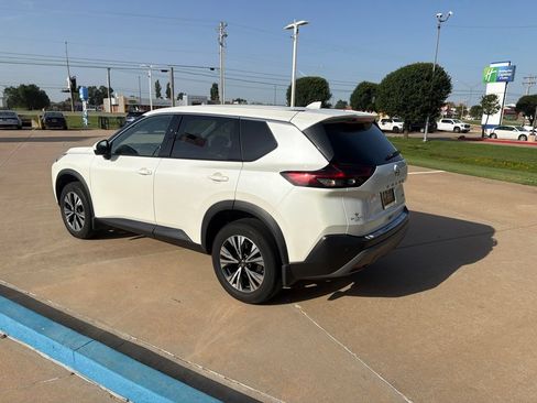 Used 2021 Nissan Rogue SV FWD image 8