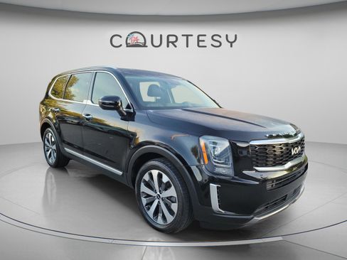 Used 2022 Kia Telluride S FWD image 5