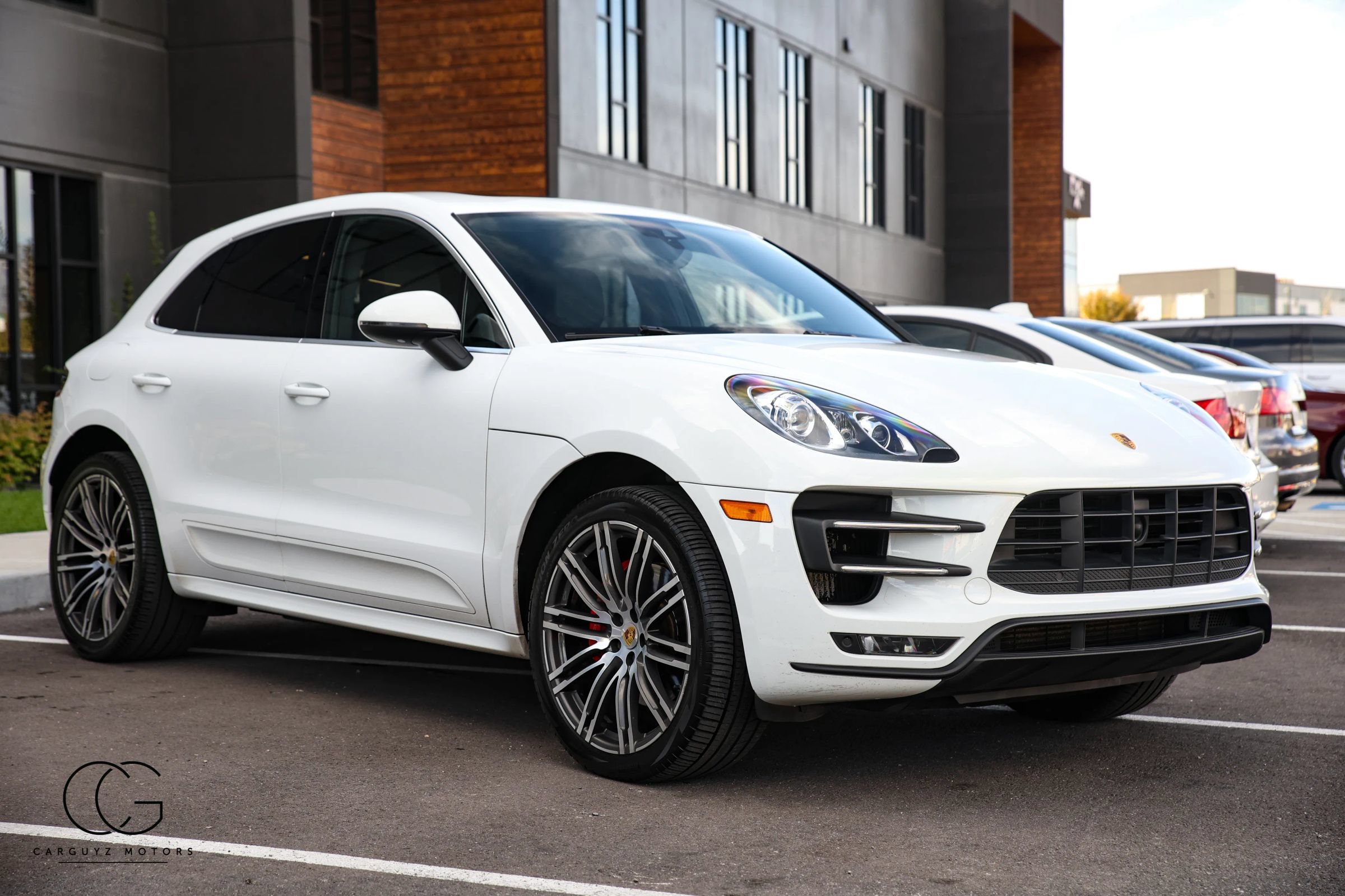 Used 2015 Porsche Macan Turbo AWD/4WD image 17