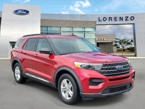 Used 2020 Ford Explorer XLT RWD image 3