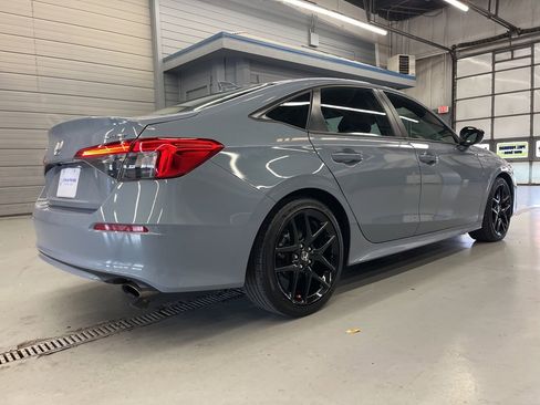 Used 2023 Honda Civic Sport image 7