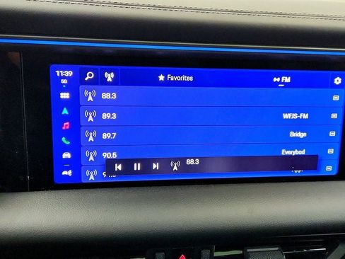 Used 2025 Porsche Macan 4 Electric image 19