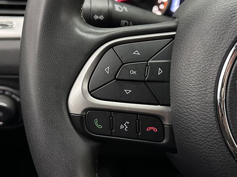Used 2021 Jeep Compass Latitude w/ Driver Assistance Group FWD image 19